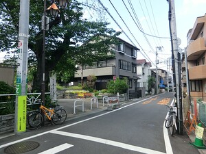 周辺環境:二軒家公園 西新宿パークサイドタワー