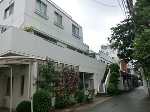 周辺環境:渡辺医院 新宿区大久保２丁目(12500万円)｜中古一戸建て｜住建ハウジング