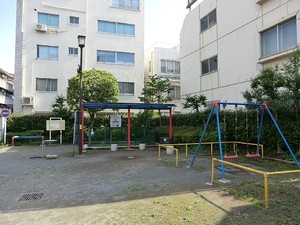 周辺環境:みどり児童公園 グリーンパーク新宿の杜(8180万円)｜中古マンション（新築･中古）｜住建ハウジング