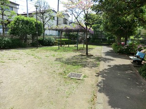 周辺環境:江古田二丁目公園 アパート(一棟) 中野区江古田２丁目 14170万円 沼袋駅｜住建ハウジング