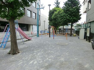 周辺環境:よつや児童遊園 イトーピア信濃町マンション