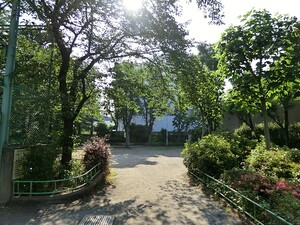 周辺環境:宮田橋公園 メイクスデザイン高田馬場