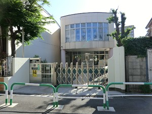 周辺環境:戸塚第三幼稚園 土地・売地 新宿区下落合４丁目 6980万円 下落合駅｜住建ハウジング