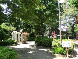 周辺環境:羽根木二丁目公園 中古一戸建て 世田谷区羽根木２丁目 13700万円 東松原駅｜住建ハウジング