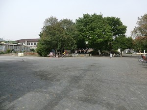 周辺環境:千早フラワー公園 中古一戸建て 豊島区長崎２丁目 13800万円 椎名町駅｜住建ハウジング