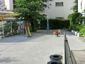 周辺環境:新金橋児童遊園 マンション(一棟) 中央区八丁堀４丁目 62300万円 八丁堀駅｜住建ハウジング
