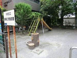 周辺環境:湊町第二児童遊園 マンション(一棟) 中央区湊３丁目 47160万円 新富町駅｜住建ハウジング