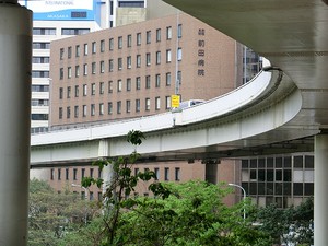 周辺環境:赤坂見附前田病院 マンション(区分) 港区赤坂４丁目 ジオ赤坂丹後町 7490万円 赤坂駅｜住建ハウジング