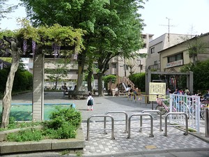 周辺環境:東町南児童遊園 目黒区目黒本町５丁目(7780万円)｜中古一戸建て｜住建ハウジング