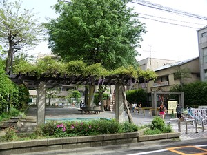 周辺環境:東町南児童遊園 新築一戸建て 目黒区目黒本町５丁目 12800万円 西小山駅｜住建ハウジング