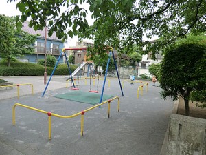 周辺環境:鎌田二丁目公園 中古一戸建て 世田谷区鎌田２丁目 5900万円 二子玉川駅｜住建ハウジング