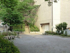 周辺環境:東麻布児童遊園 ロイヤルシーズン麻布永坂