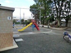 周辺環境:玉川中町公園 上野毛コートハウスＢ棟