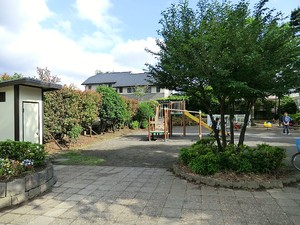 周辺環境:中町四丁目公園 中古一戸建て 世田谷区中町３丁目 14500万円 上野毛駅｜住建ハウジング
