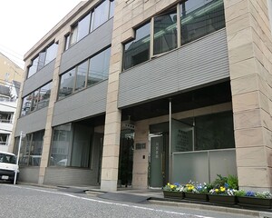 周辺環境:川尻医院 土地・売地 新宿区早稲田鶴巻町 11600万円 早稲田駅｜住建ハウジング