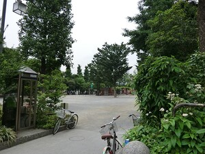 周辺環境:鶴巻南公園 土地・売地 新宿区戸山１丁目 6490万円 早稲田駅｜住建ハウジング