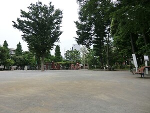 周辺環境:鶴巻南公園 アパート(一棟) 新宿区戸山１丁目 10800万円 早稲田駅｜住建ハウジング