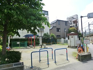 周辺環境:百二公園 住宅付店舗 新宿区百人町３丁目 12900万円 新大久保駅｜住建ハウジング