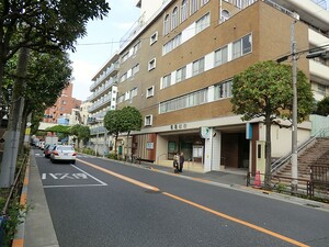 周辺環境:慈愛病院 土地・売地 文京区西片１丁目 82000万円 春日駅｜住建ハウジング