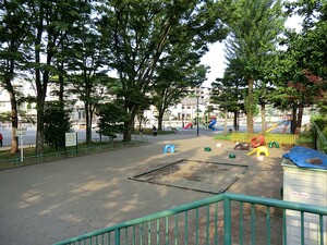 周辺環境:西落合公園 新築一戸建て 中野区上高田５丁目 7280万円 新井薬師前駅｜住建ハウジング