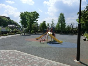 周辺環境:中野上高田公園 アパート(一棟) 中野区上高田５丁目 15750万円 新井薬師前駅｜住建ハウジング