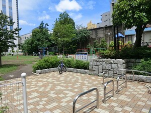 周辺環境:和泉公園 ダイアパレス御徒町第三