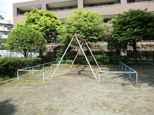 周辺環境:玉川台二丁目公園 土地・売地 世田谷区玉川台２丁目 16900万円 用賀駅｜住建ハウジング
