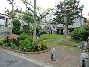 周辺環境:上呑川児童公園 日商岩井大岡山第１マンション