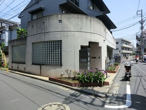 周辺環境:芳賀医院 アパート(一棟) 大田区大森北６丁目 16500万円 平和島駅｜住建ハウジング