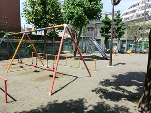 周辺環境:うさぎ児童公園 アパート(一棟) 大田区大森北３丁目 ストーン大森 10500万円 大森駅｜住建ハウジング