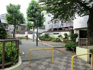 周辺環境:真土児童遊園 新築一戸建て 荒川区西日暮里１丁目 9080万円 三河島駅｜住建ハウジング