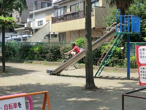 周辺環境:笹塚児童遊園地 中野区南台３丁目(8690万円)｜新築一戸建て｜住建ハウジング