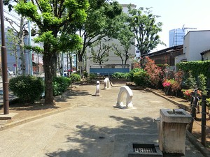 周辺環境:本町ずい道公園 メゾンヴェール幡ヶ谷