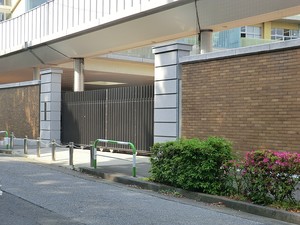 周辺環境:青山学院初等部 ブランズ渋谷常盤松