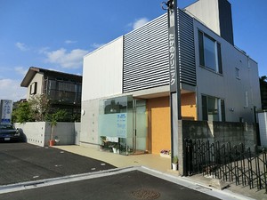 周辺環境:たかのクリニック 中古一戸建て 中野区上鷺宮４丁目 7180万円 富士見台駅｜住建ハウジング