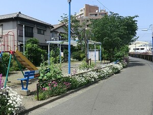 周辺環境:雑色児童遊園 土地・売地 中野区南台５丁目 7080万円 方南町駅｜住建ハウジング