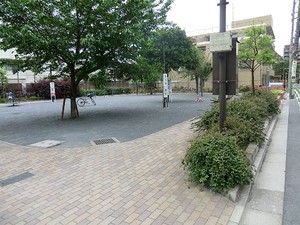 周辺環境:南長崎花咲公園 アパート(一棟) 新宿区西落合３丁目 リステラス新宿 17800万円 落合南長崎駅｜住建ハウジング