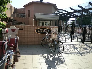 周辺環境:佼成学園幼稚園 新築一戸建て 世田谷区上祖師谷７丁目 6980万円 仙川駅｜住建ハウジング