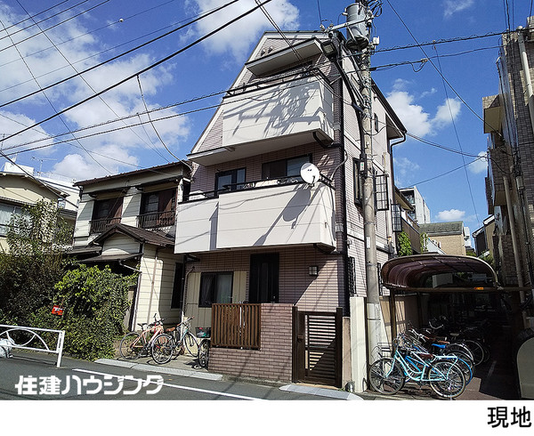 8.3ｍの道路に面し、南側も空間があるので日当り良好です 中古一戸建て 新宿区西落合１丁目 6750万円 落合南長崎駅｜住建ハウジング