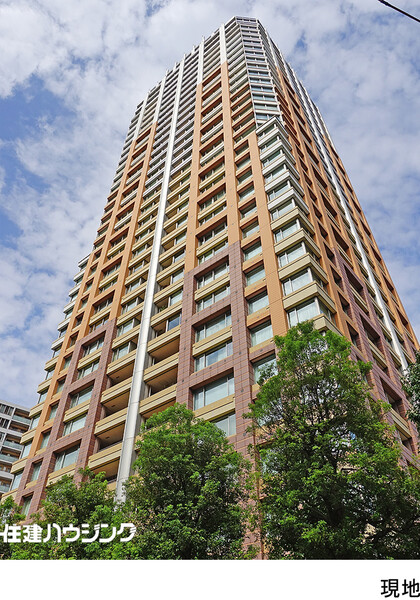  青山パークタワー