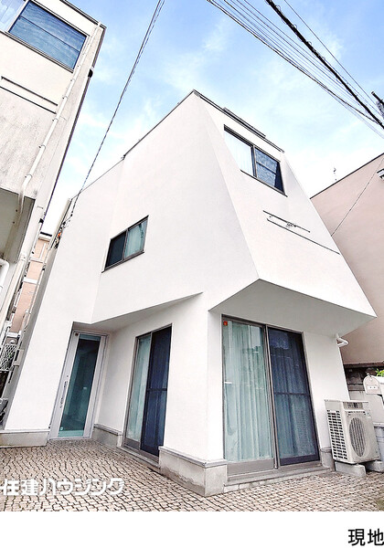 スタイリッシュなデザインが目を惹く外観 中古一戸建て 世田谷区宮坂３丁目 13000万円 経堂駅｜住建ハウジング